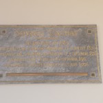 plaque sous le griffon de la source Cachat