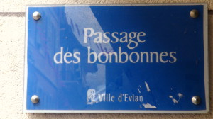 Passage des bonbonnes Evian plaque de rue