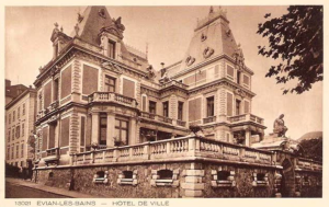 Hotel de ville - ancienne villa de la famille Lumière